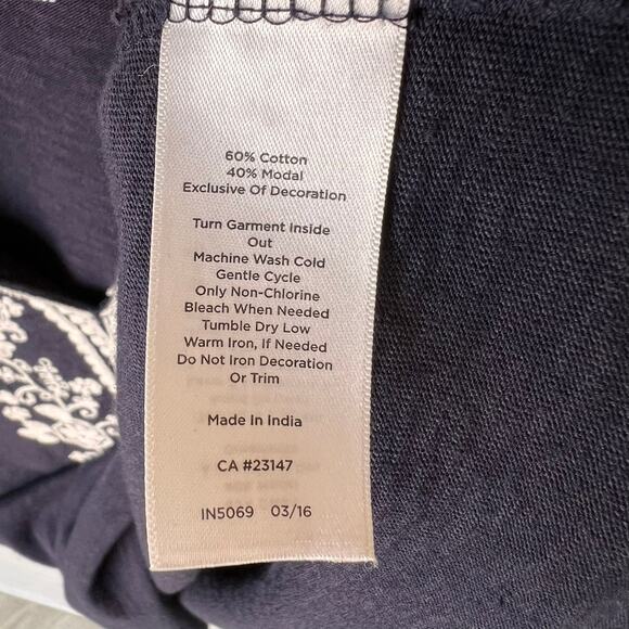 Talbots Top Womens Size MP Navy Split-Neck Embroidered Tunic Floral Detail - Picture 15 of 16